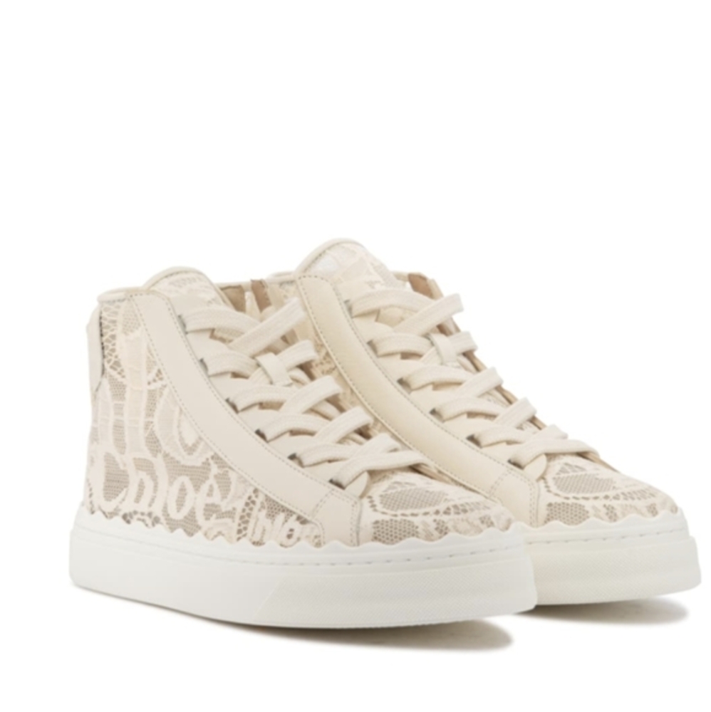 CHLOÉ Lauren Scalloped Leather-trimmed Lace  Sneakers In Mild Beige